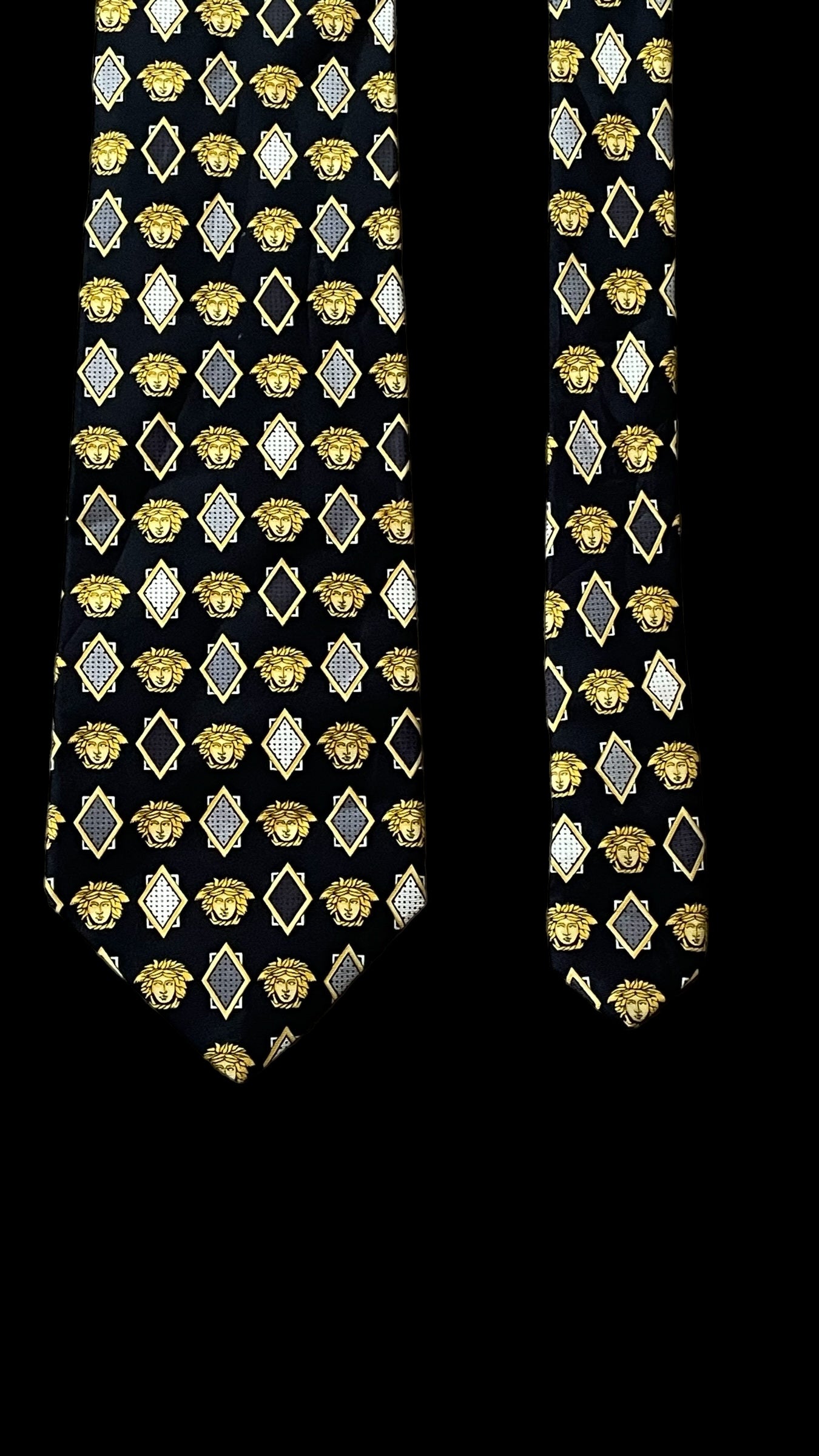 GIANNI VERSACE vintage black Medusa/abstract silk tie (9.8 cm by 144 cm)