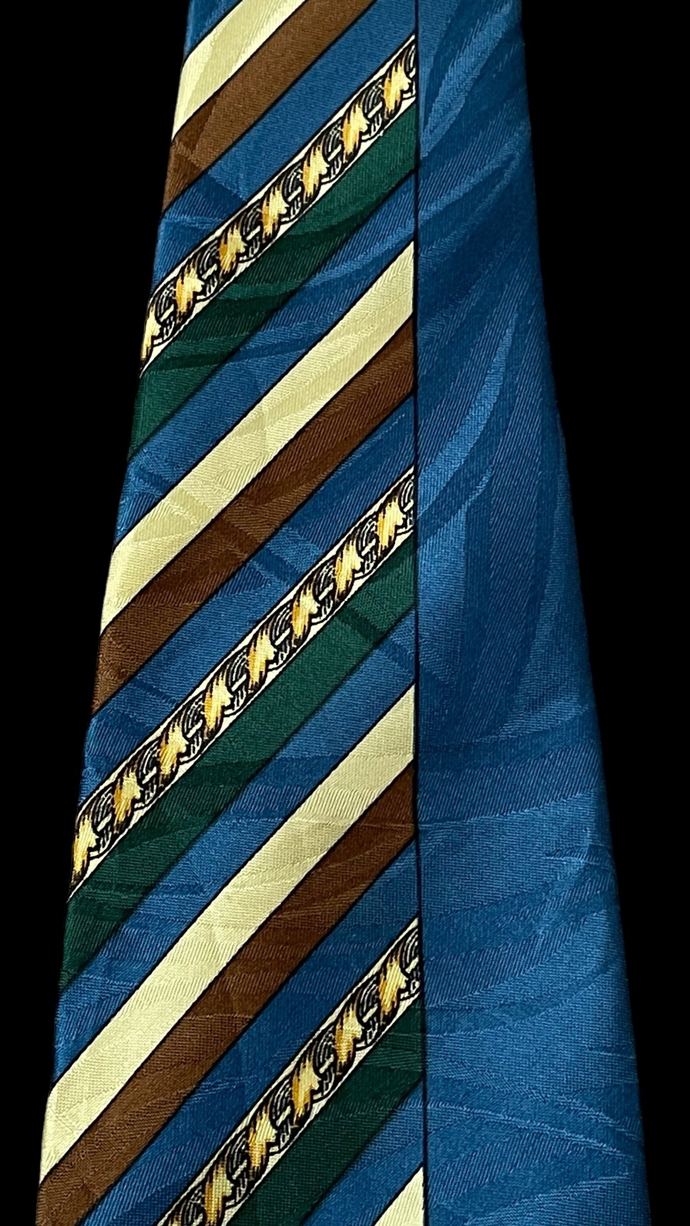 Vintage green abstract crepe silk jacquard tie by GIANNI VERSACE (9.5 cm by 147 cm)