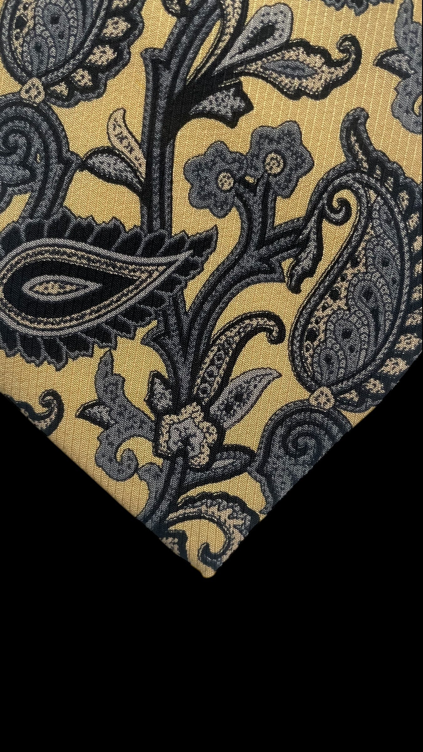 STEFANO RICCI Vintage Yellow Paisley Crepe Silk Jacquard Tie (7.6 cm by 148.5 cm) Medium Front Size.