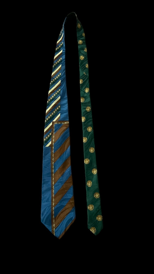 Vintage green abstract crepe silk jacquard tie by GIANNI VERSACE (9.5 cm by 147 cm)