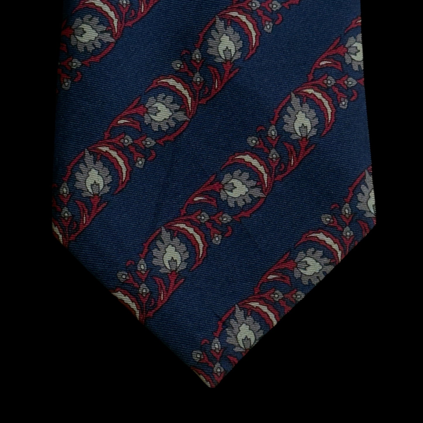 CHRISTIAN DIOR Vintage Navy Blue Floral Silk Tie (9.1 cm by 146 cm)
