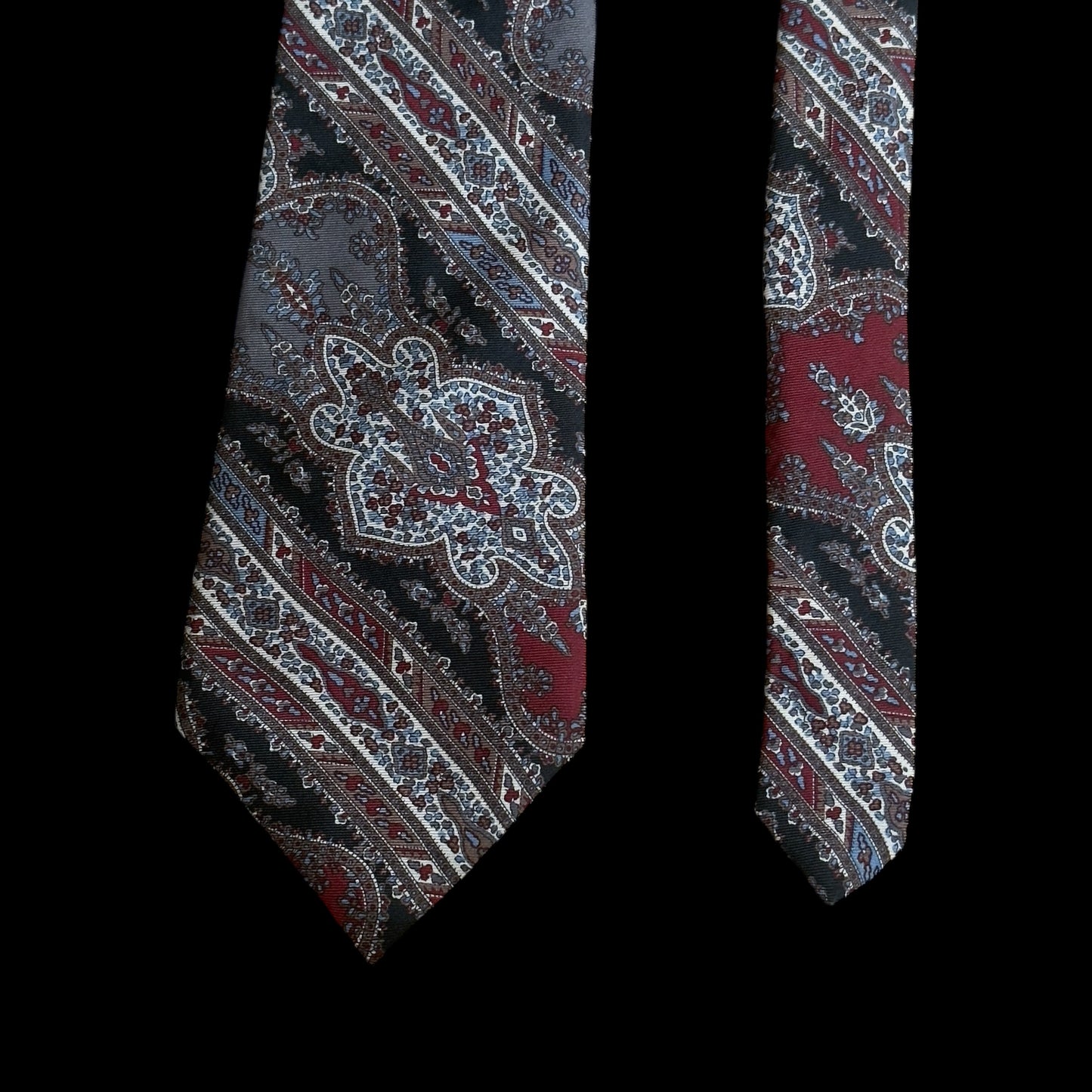 CHRISTIAN DIOR Vintage Black Paisley Silk Tie (9.2 cm by 146.4 cm)
