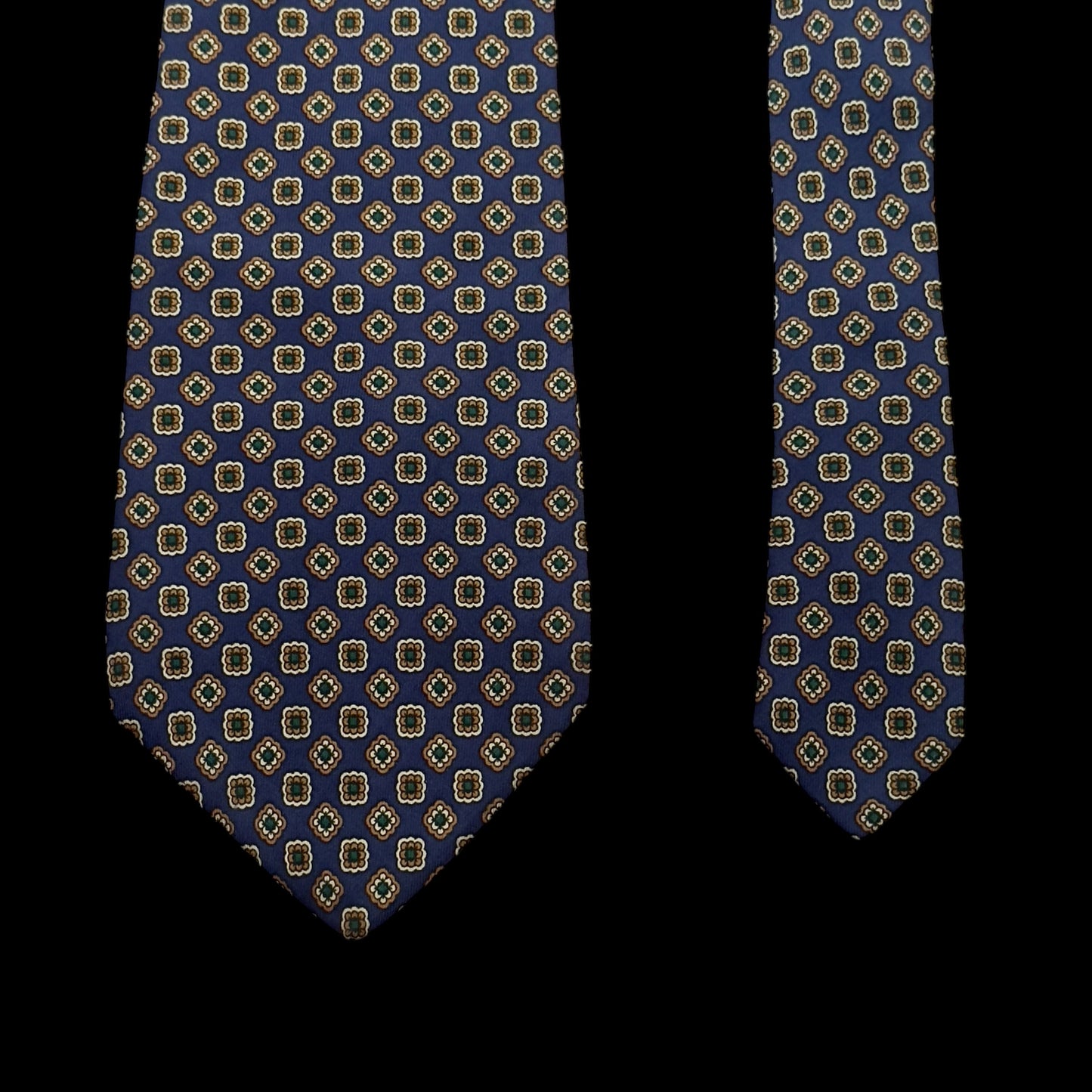 NINA RICCI Vintage Navy Blue Floral Dots Silk Tie (9.5 cm by 151 cm)
