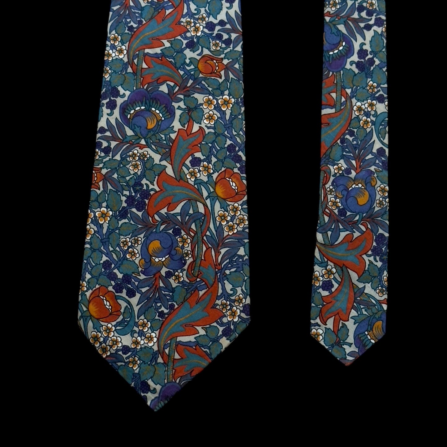 LIBERTY Vintage Beige Floral CottonTie (8.7 cm by 141.5 cm)