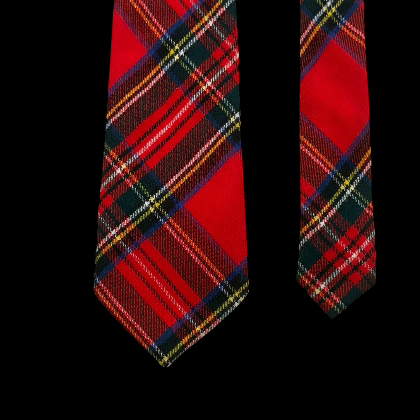KINLOCH ANDERSON Vintage Red Tartan Wool Tie (8.4 cm by 142.5 cm)