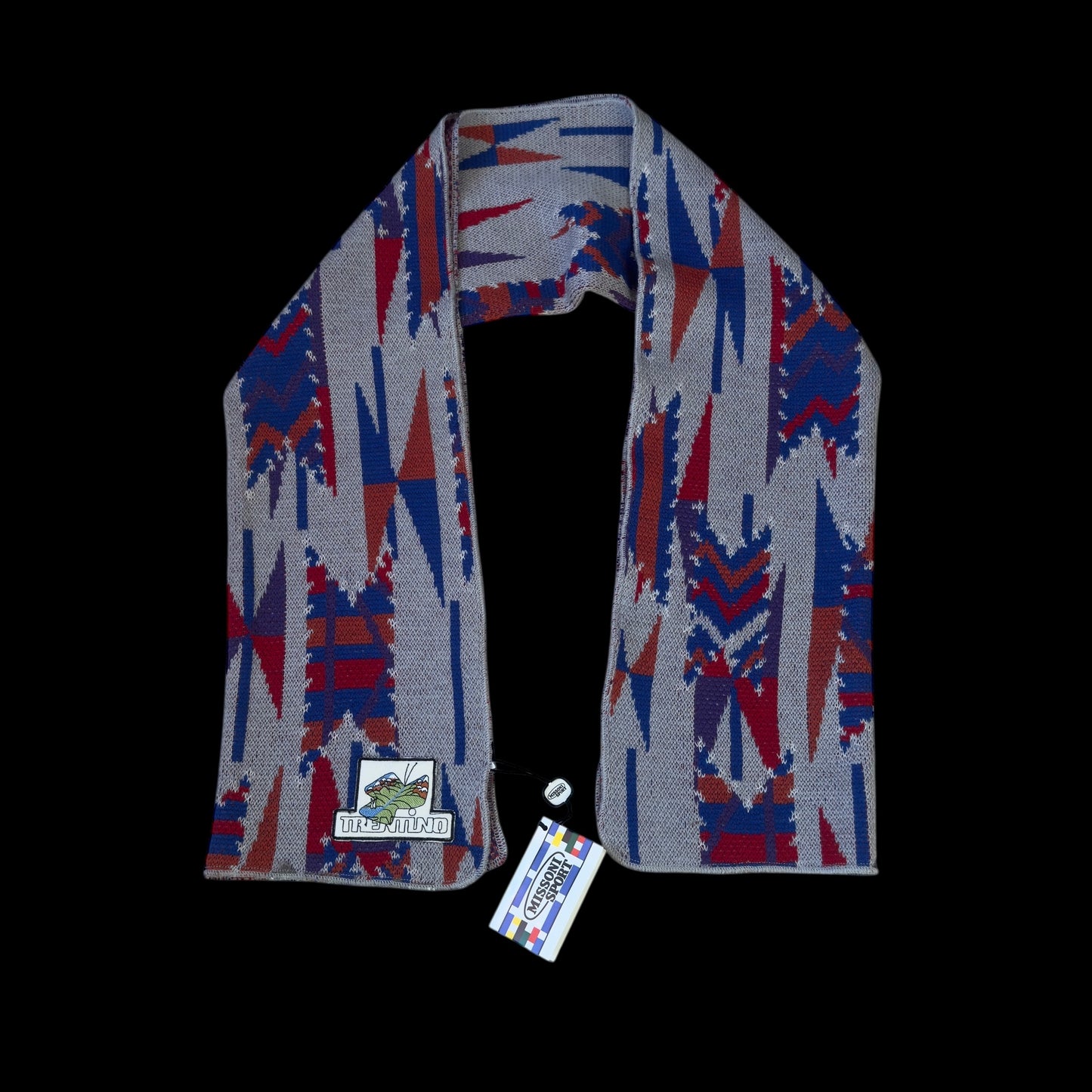 MISSONI Sport (new) Vintage Light Grey Abstract Knitted Wool Scarf (42 cm by 143 cm)