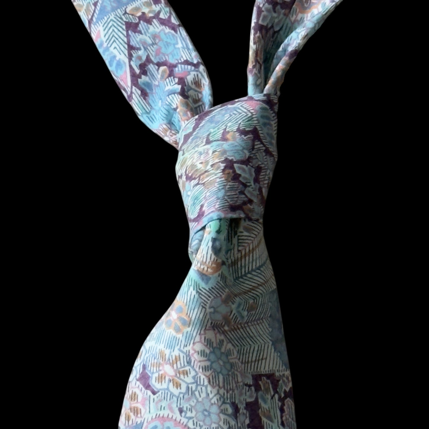 Vintage White Floral Cotton Tie By CACHAREL (La chemiserie) 8.3 cm by 148.5 cm