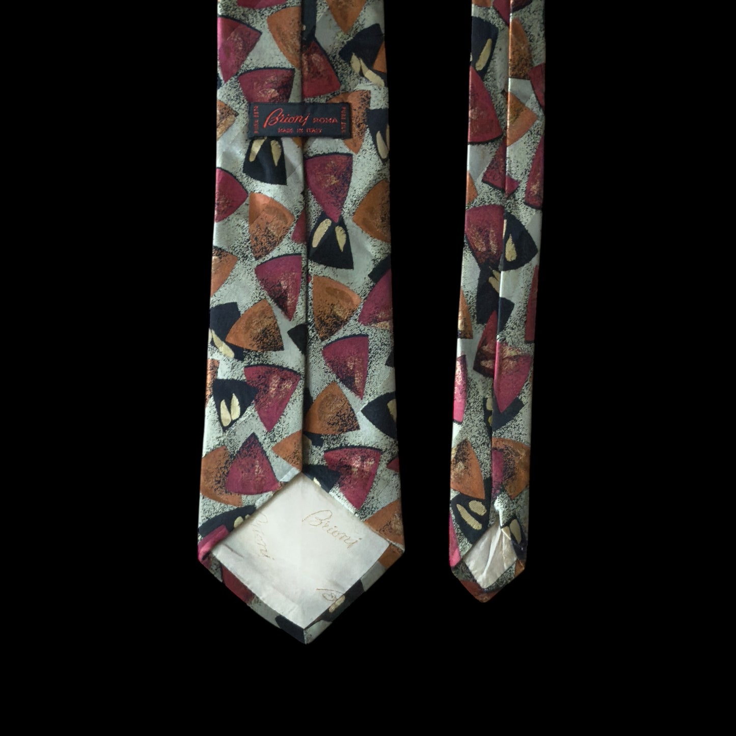 Vintage Beige Abstract Crepe Silk Jacquard Tie By BRIONI (9.2 cm by 150.5 cm)