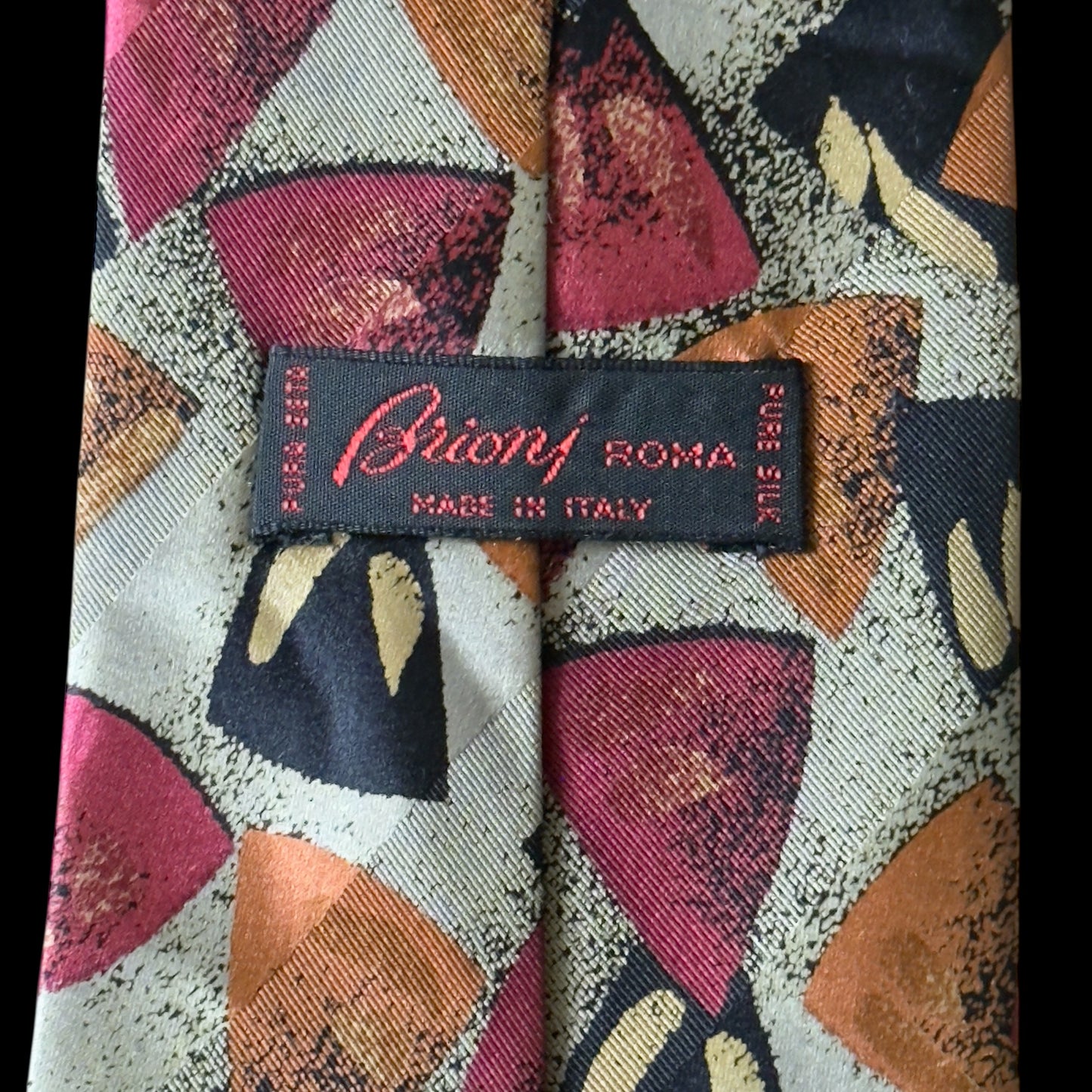 Vintage Beige Abstract Crepe Silk Jacquard Tie By BRIONI (9.2 cm by 150.5 cm)