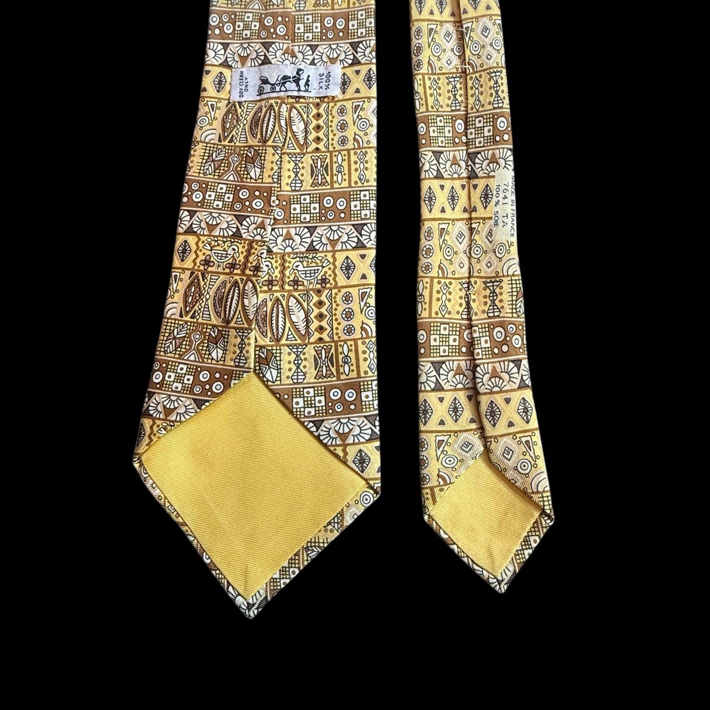 Vintage Yellow Aztec Egyptian Print Silk Tie by HERMES (9.5 cm by 148 cm)