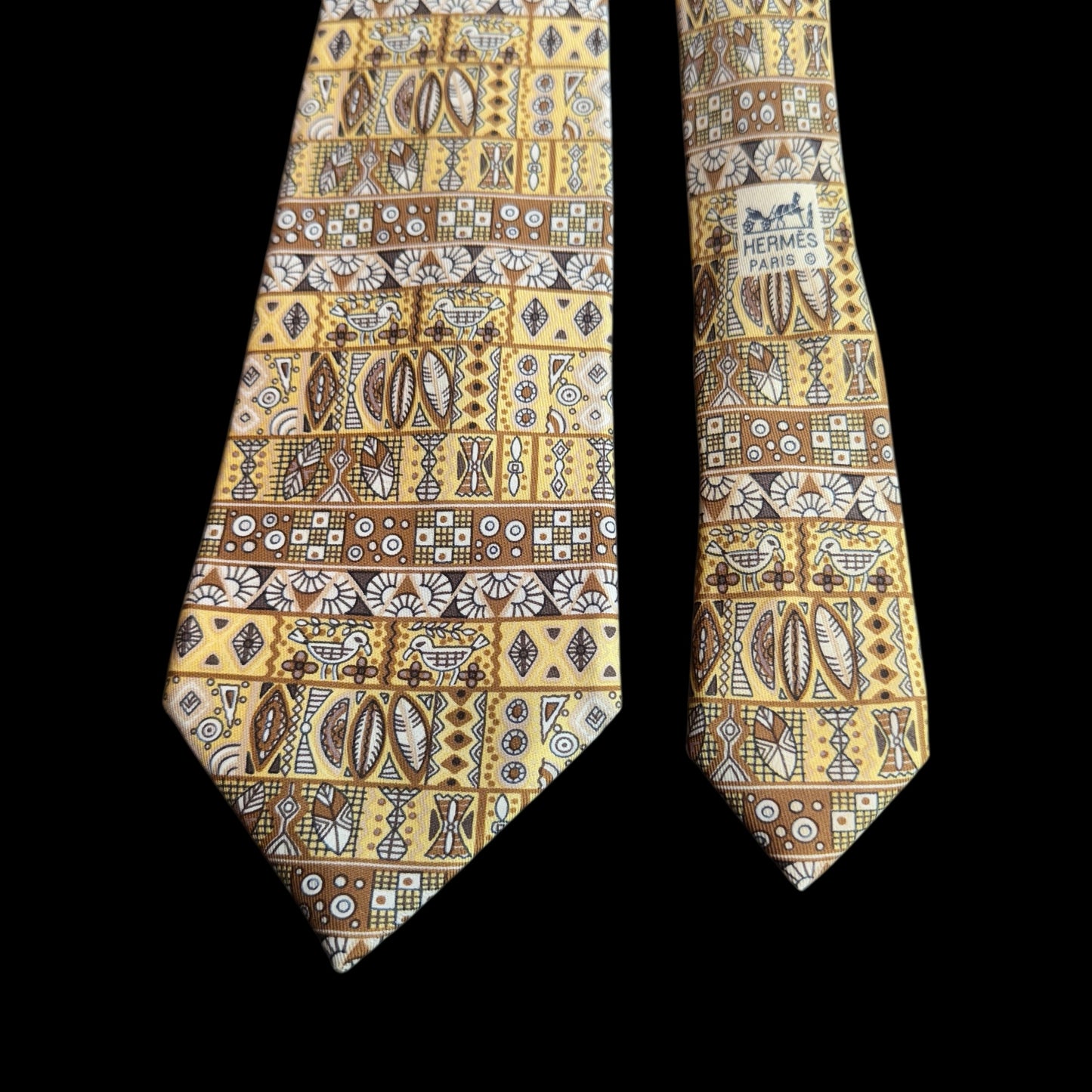 Vintage Yellow Aztec Egyptian Print Silk Tie by HERMES (9.5 cm by 148 cm)