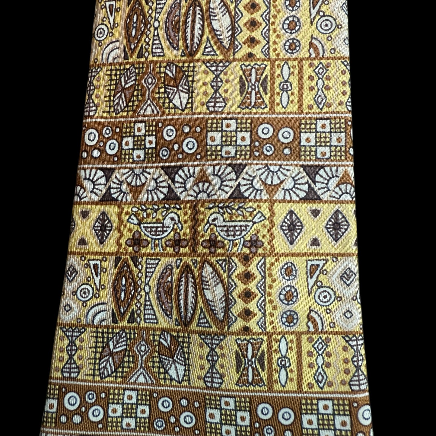 Vintage Yellow Aztec Egyptian Print Silk Tie by HERMES (9.5 cm by 148 cm)