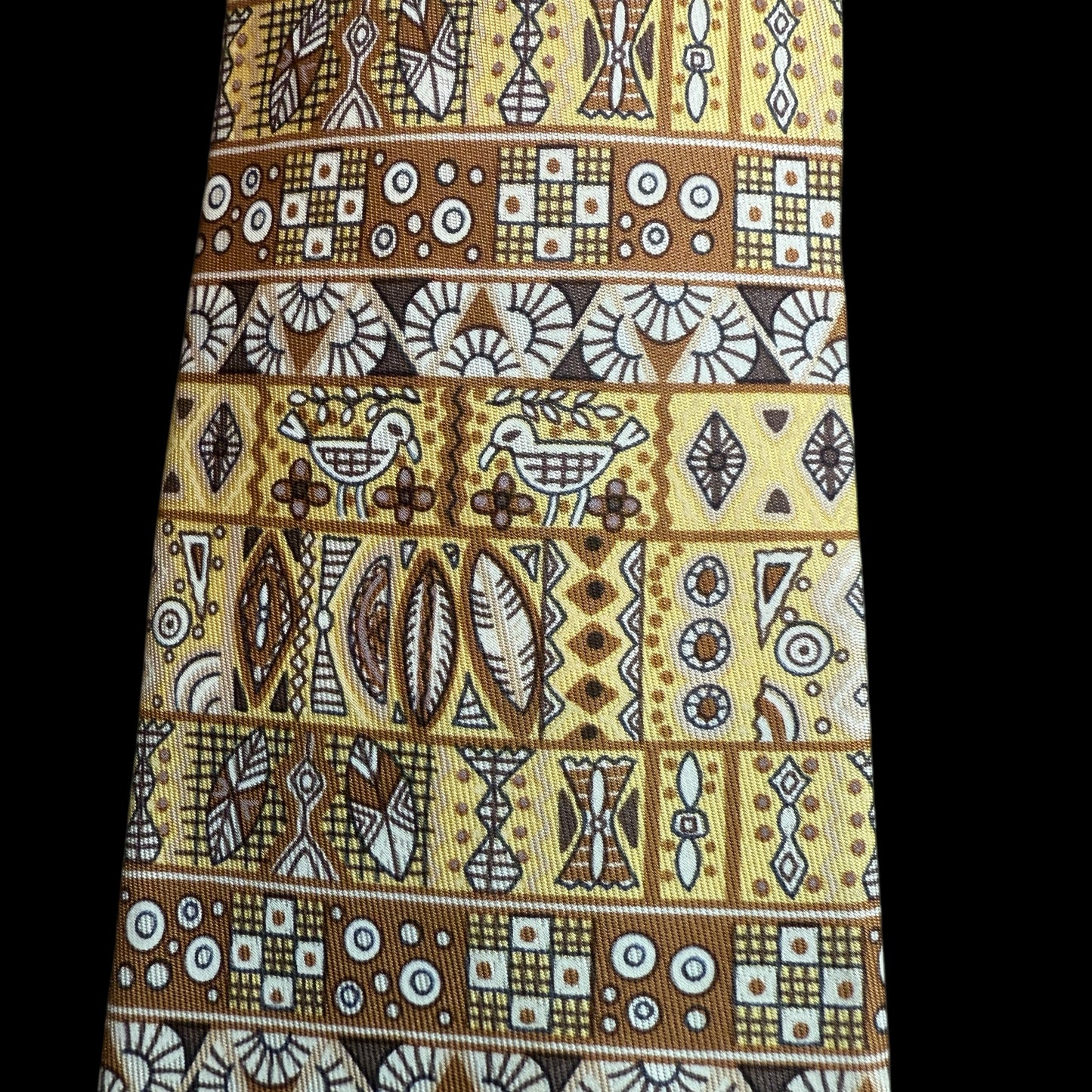 Vintage Yellow Aztec Egyptian Print Silk Tie by HERMES (9.5 cm by 148 cm)