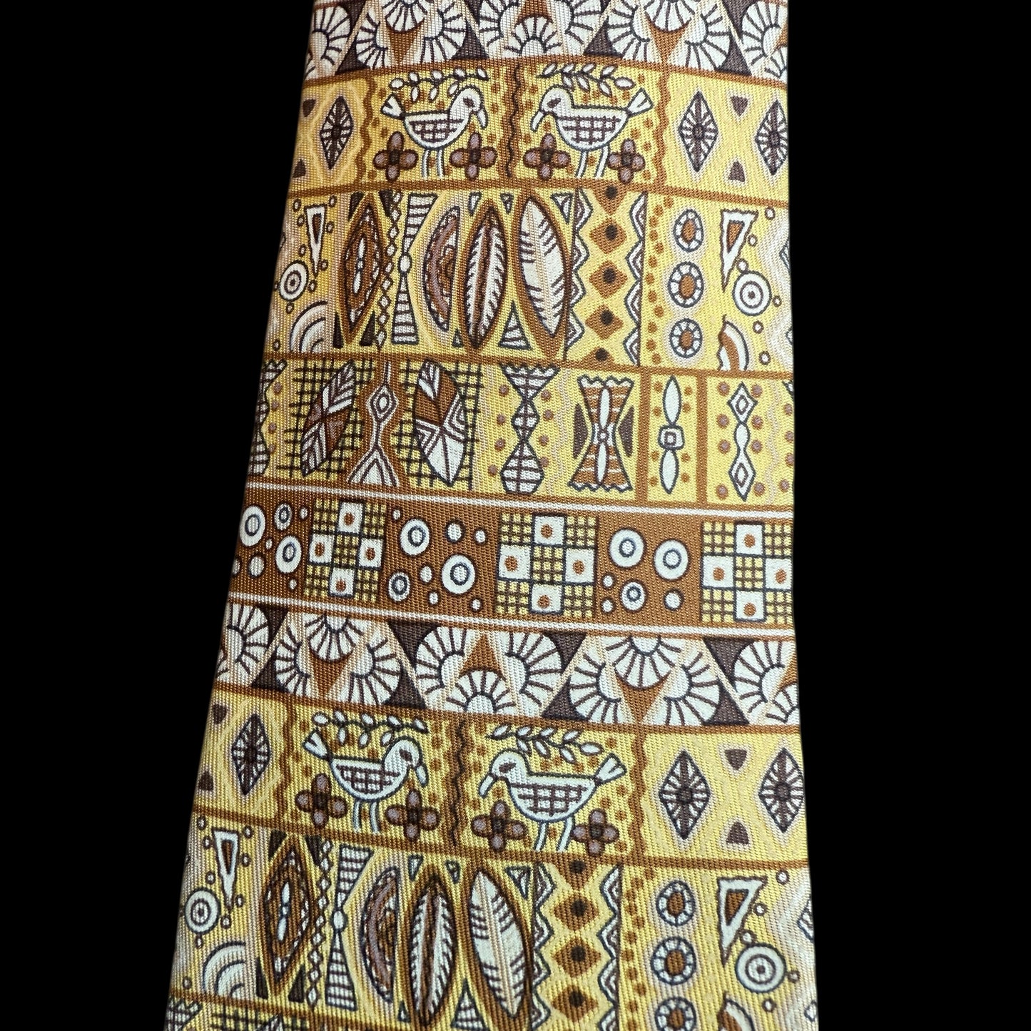 Vintage Yellow Aztec Egyptian Print Silk Tie by HERMES (9.5 cm by 148 cm)