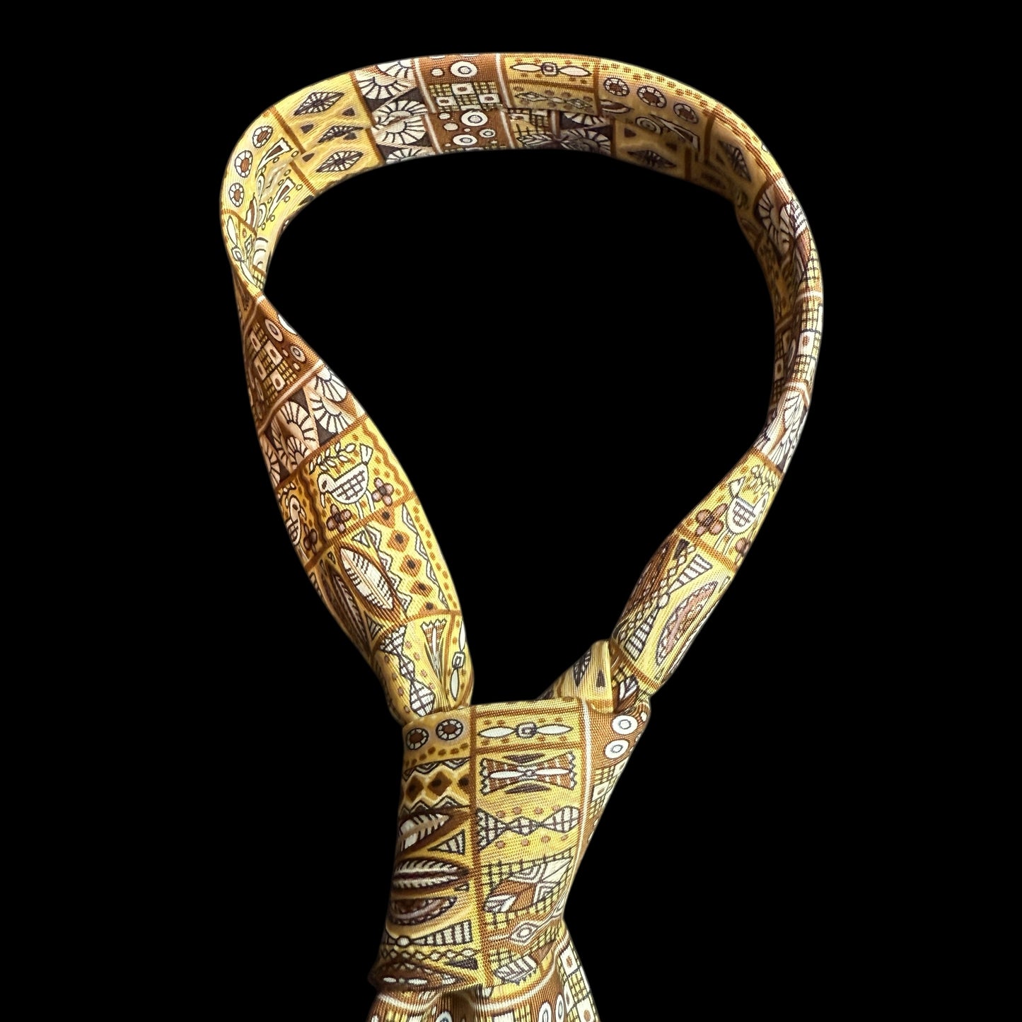 Vintage Yellow Aztec Egyptian Print Silk Tie by HERMES (9.5 cm by 148 cm)