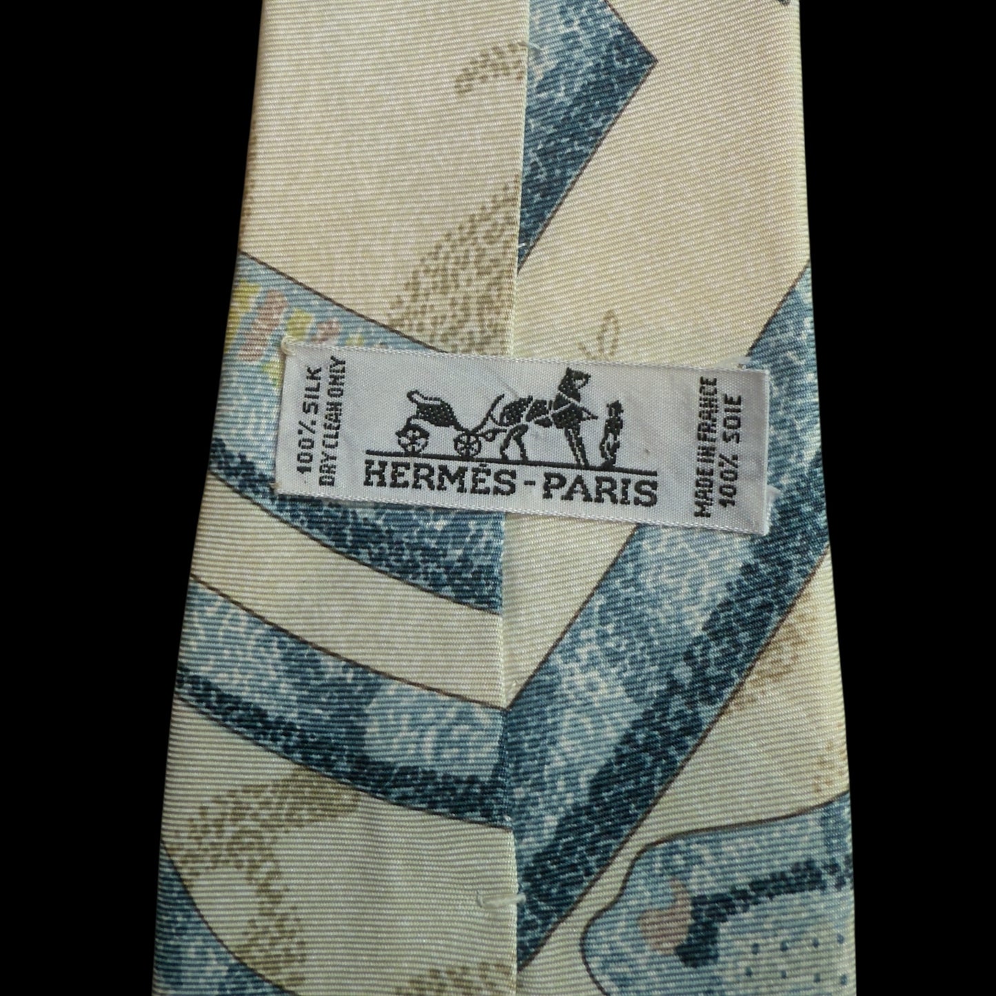 Vintage Off White Abstract Print Silk Tie by HERMES (8.5 cm by 144 cm) design by Zoe Pauwels.