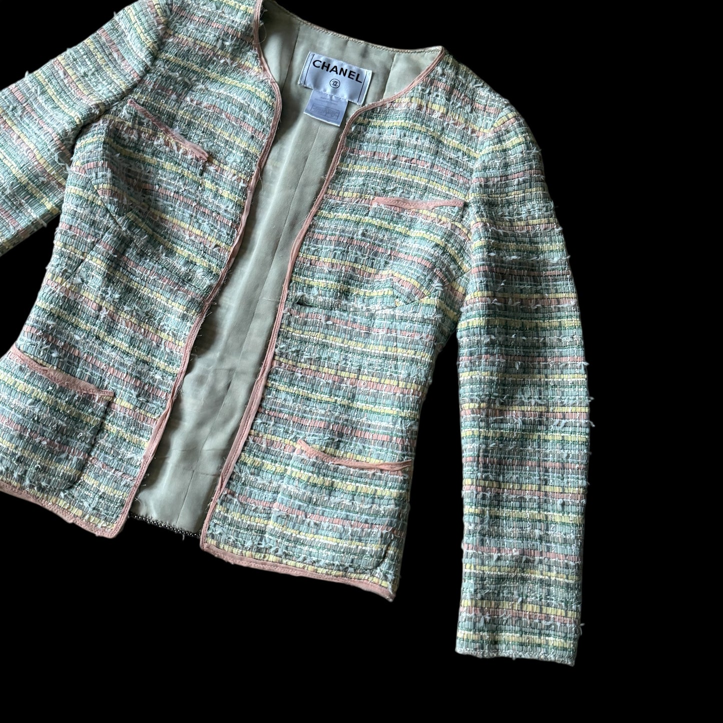 CHANEL Vintage Light Grey Tweed Jacket. Size 34 (Extra Small).