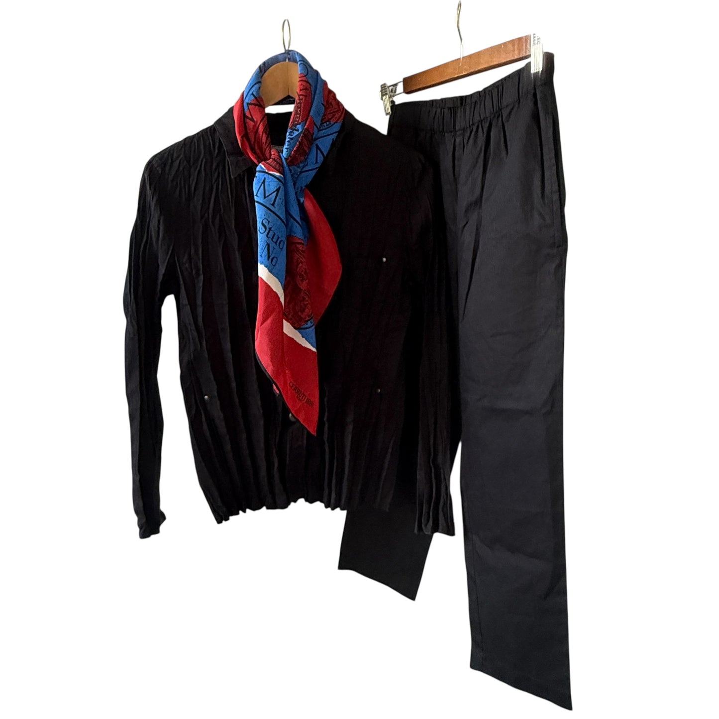CERRUTI 1881 Vintage Electric Blue Novelty Crepe Silk Scarf. Hand rolled hem (80 cm by 85 cm)